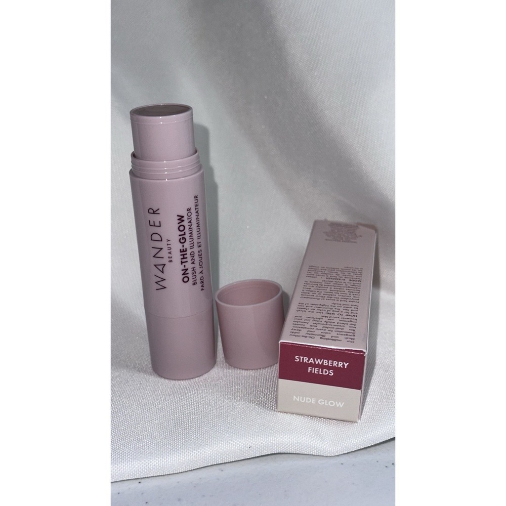 Wander On-The-Glow Blush Illuminator, In Strawberry Fields Nude Glow, New Sealed